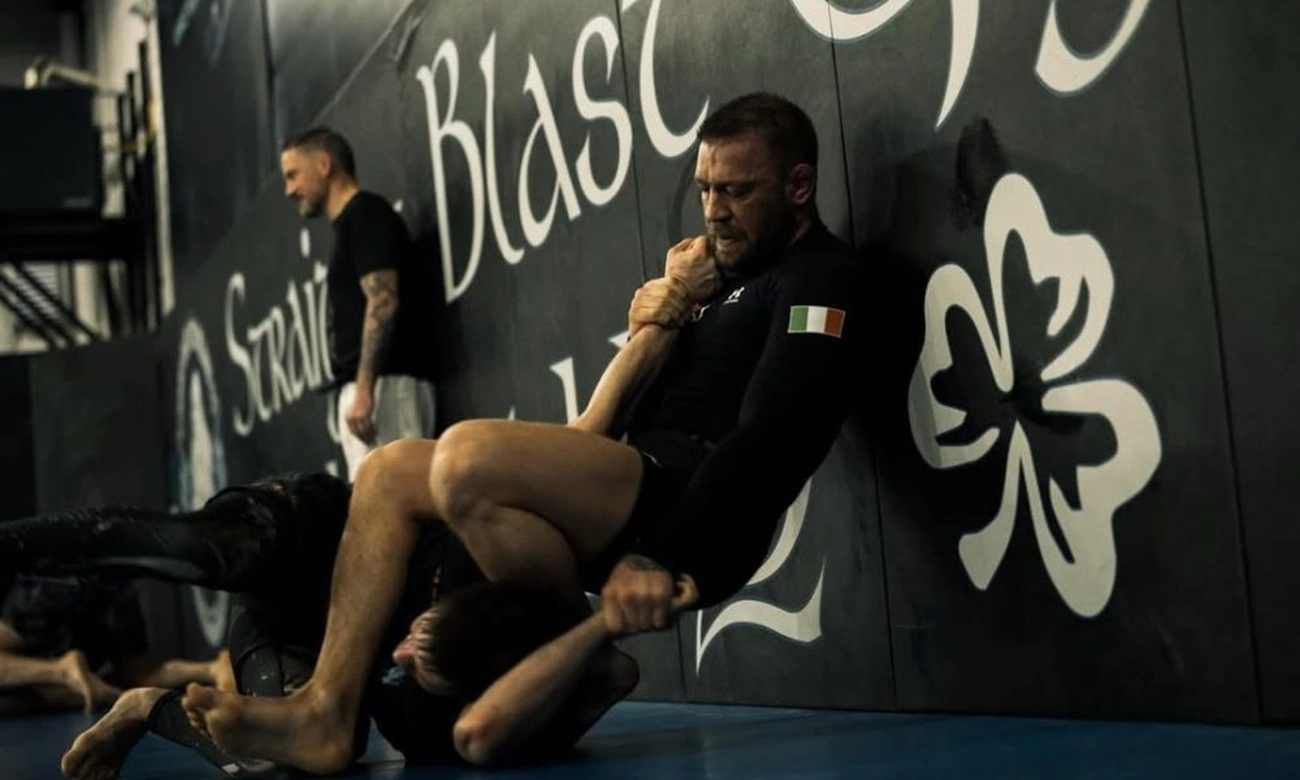 McGregor Revela Contrato UFC 329 e Fala sobre Revanche com Holloway Hoje