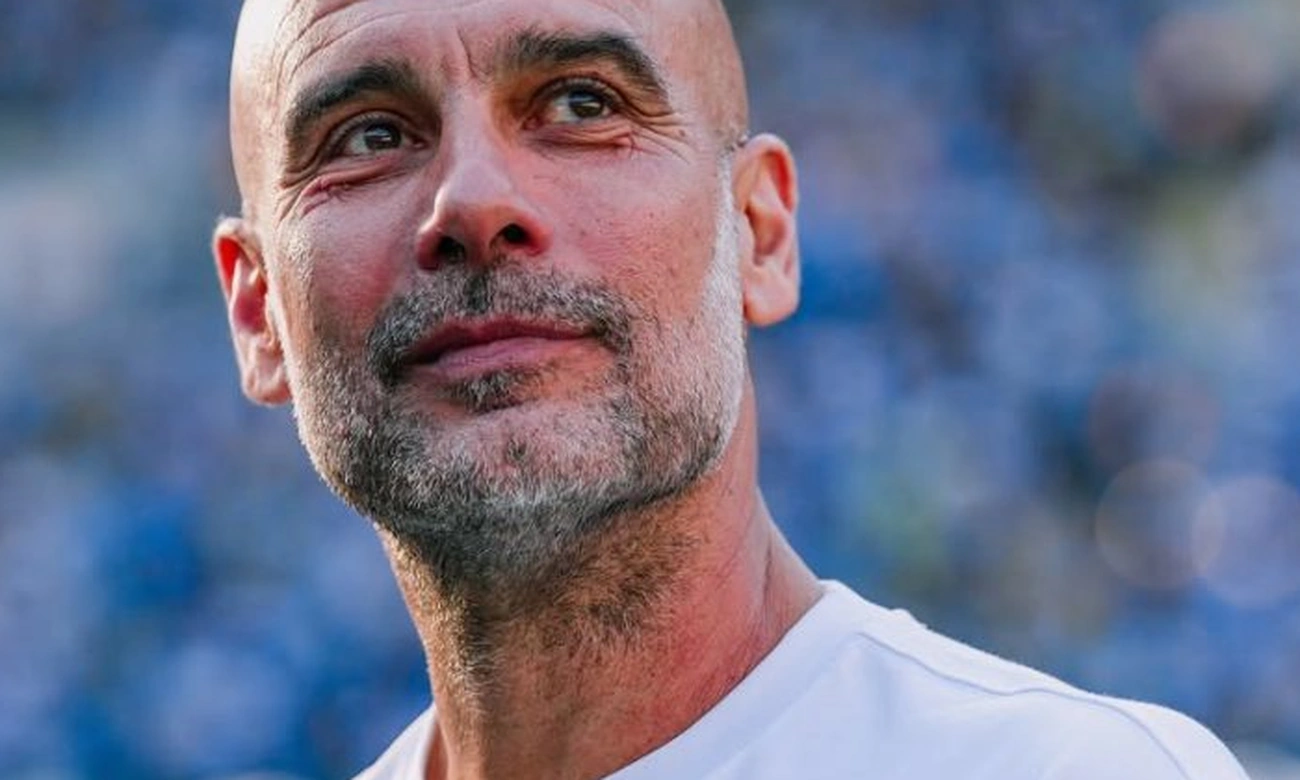 Guardiola emociona-se com homenagem do Manchester City após 10 anos e 20 títulos