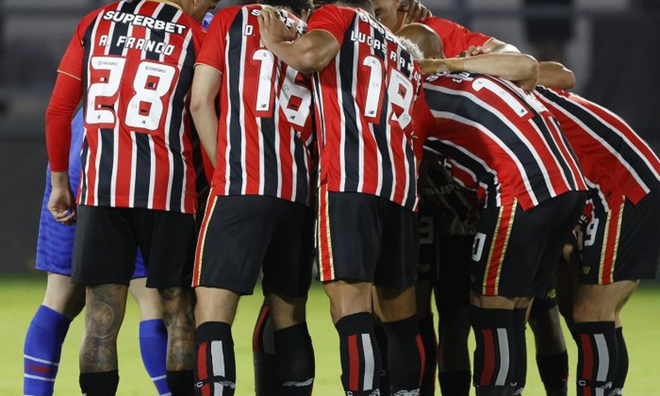 São Paulo prepara elenco agora com 50 nomes
